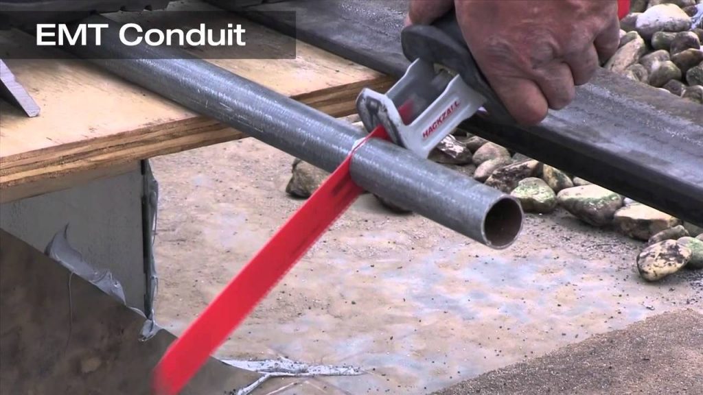 thi công cắt ống thép luồn dây điện EMT